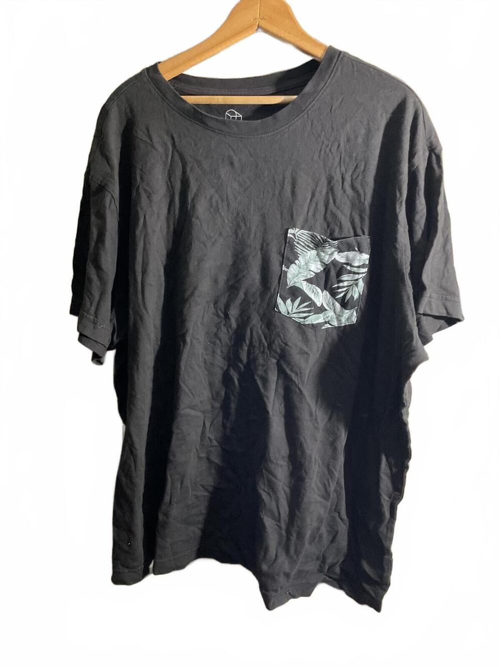 Original Use Black T-Shirt with Tropical Print Pocket XXL